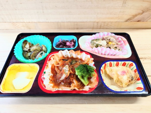 さばのトマト焼🍅白菜とベーコンのかき揚げ🥓胡瓜と豚肉のあっさり炒め♡茄子のマリネ🍆サムネイル