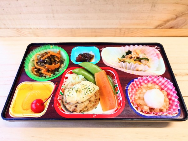 ポテサラバーグ♡海老つみれのもち麦あんかけ🦐豚キムチ♡茄子の浅漬け🍆サムネイル